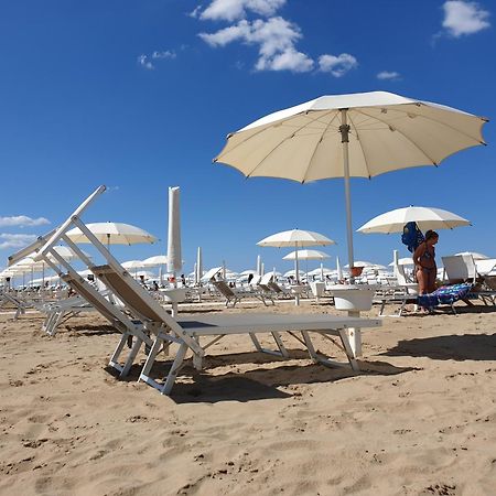 Hotel Kim Ρίμινι Εξωτερικό φωτογραφία