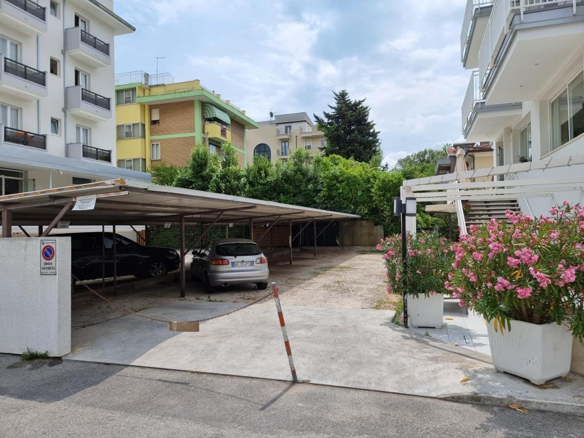 Hotel Kim Ρίμινι Εξωτερικό φωτογραφία