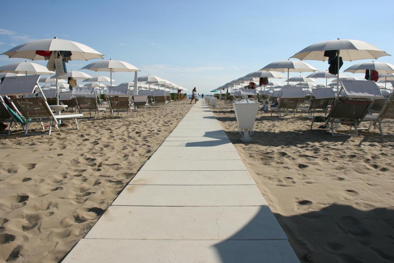 Hotel Kim Ρίμινι Εξωτερικό φωτογραφία